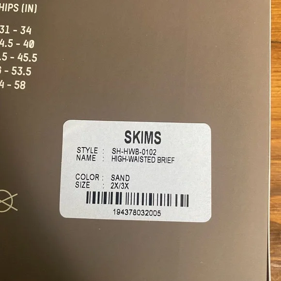 NWT SKIMS sculpting high wasted brief - Picture 4 of 7